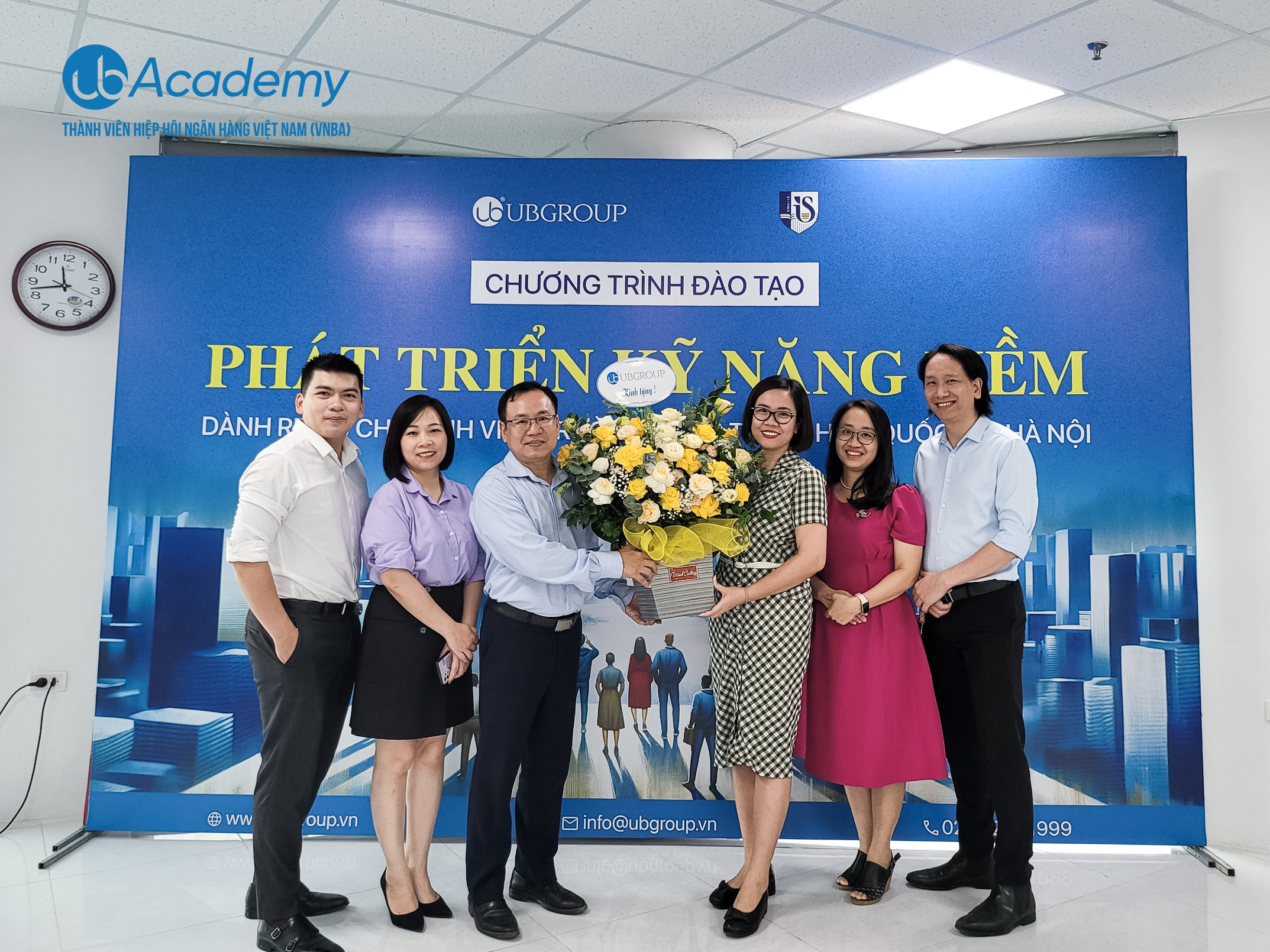 UB GROUP - Trường Quốc Tế, Đại Học Quốc Gia Hà Nội: Chương trình đào tạo kỹ năng mềm