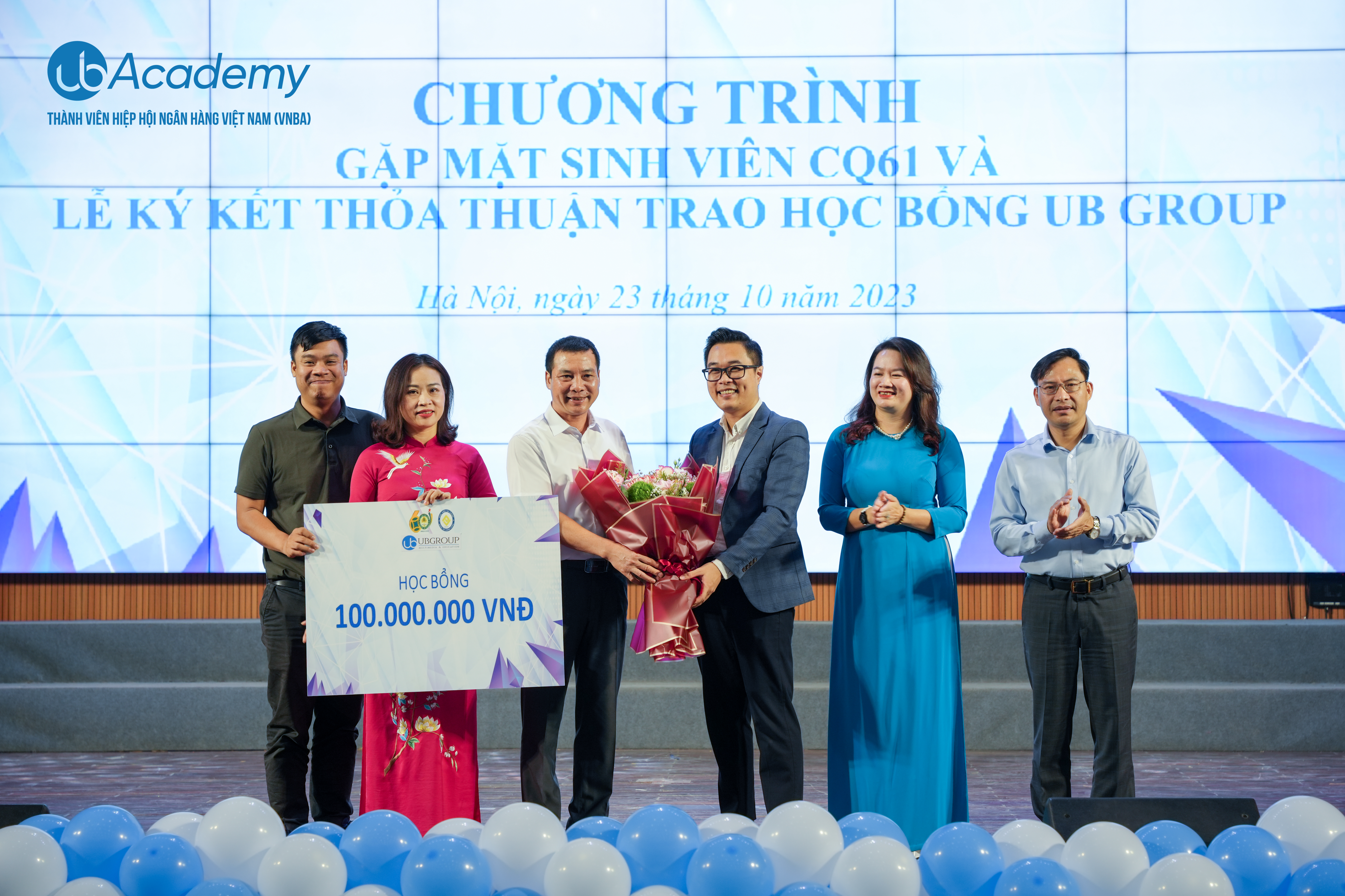 [UB GROUP X KHOA TÀI CHÍNH CÔNG HVTC] TRAO NIỀM TIN - VỮNG TƯƠNG LAI TẠI CHƯƠNG TRÌNH GẶP MẶT SINH VIÊN & LỄ KÝ KẾT THỎA THUẬN TRAO HỌC BỔNG