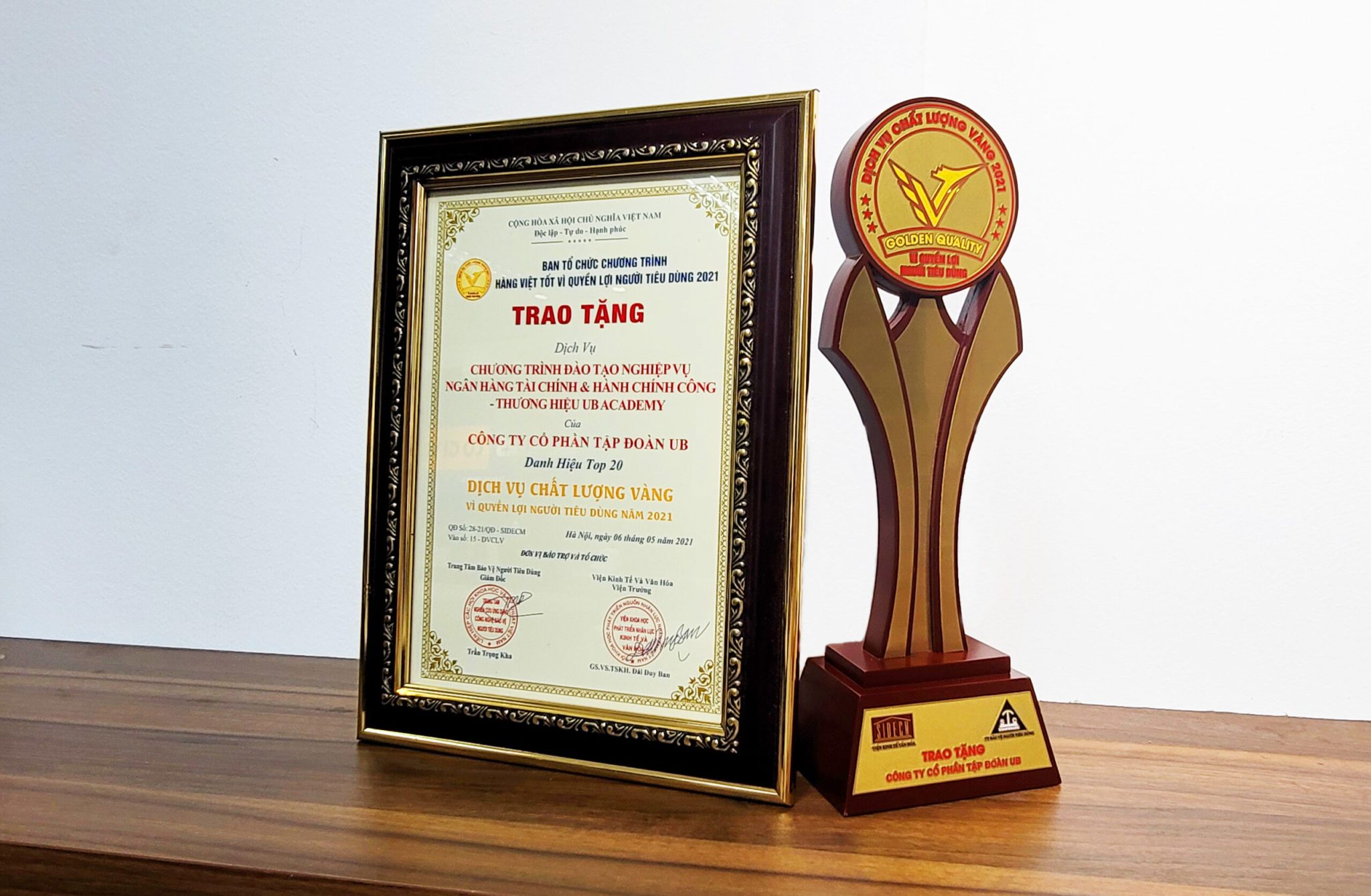 UB Academy vinh dự đạt giải thưởng “Top 20 Dịch vụ Vàng vì quyền lợi người tiêu dùng 2021”